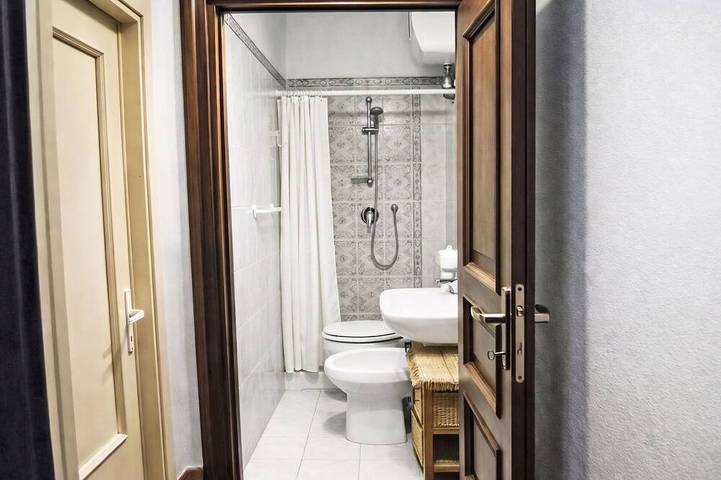 Appartement entier, Confortable appartement pour 4 personnes avec TV, patio et vue panoramique in Collazzone, Province de Pérouse