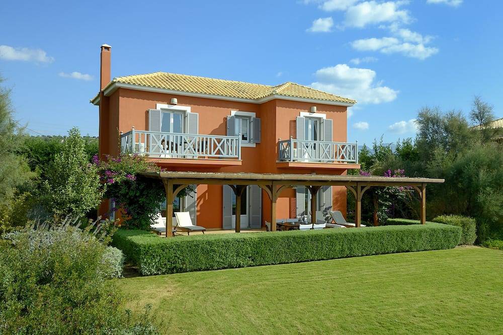 Beachfront Villa in Messenien