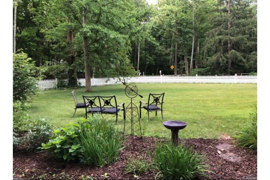 Ganze Wohnung, Fox Knoll 2- Studio-Sleeps 2-Grand Park, Concerts, Butler! Park-Like Setting! in Indianapolis, Indiana