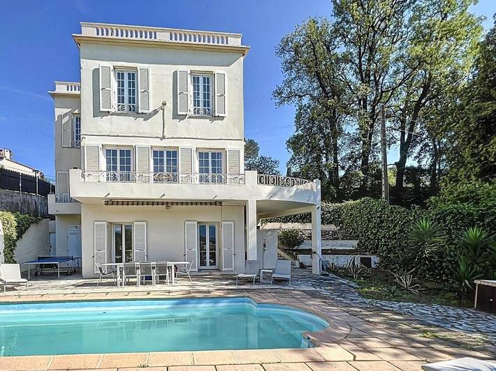 Villa pour 10 personnes, avec piscine et vue ainsi que bassin pour enfant et jardin à Villeneuve-Loubet - 2