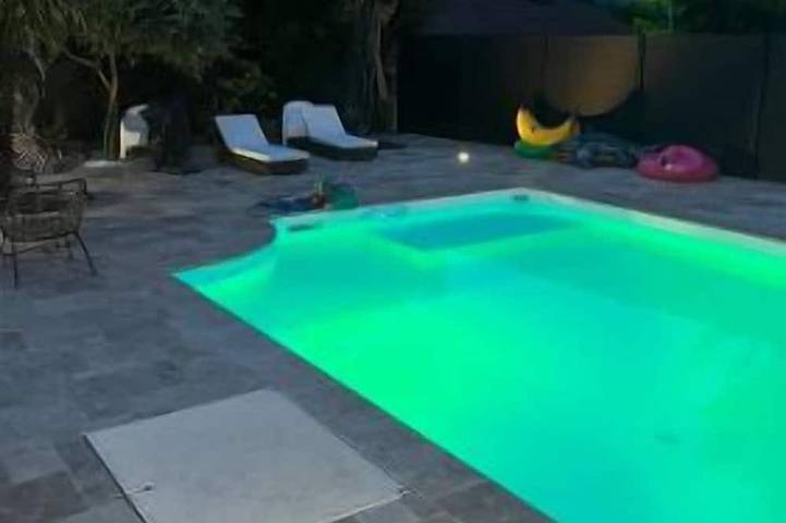 Ferienwohnung für 4 Personen, mit Terrasse und Pool sowie Garten - 1