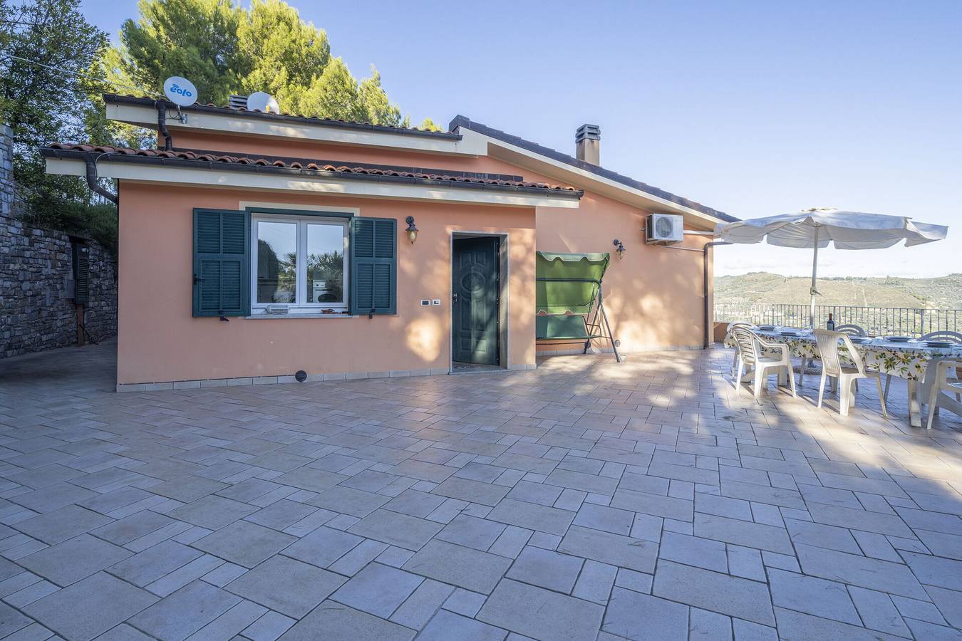 Villa Caroline with Pool and View - Villa Caroline in Imperia, Riviera di Ponente