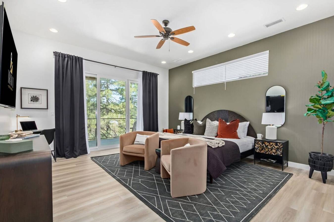 Le Cabin Noir Lux Alpine Retreat Spa Bbq in Flagstaff, Coconino Nationalwald