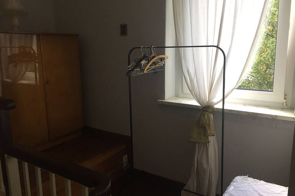 Ah, Villa West in grüner Berliner  Innenstadt,  wartet zeitweise auf liebe Gäste in Westend Berlin, Berlin