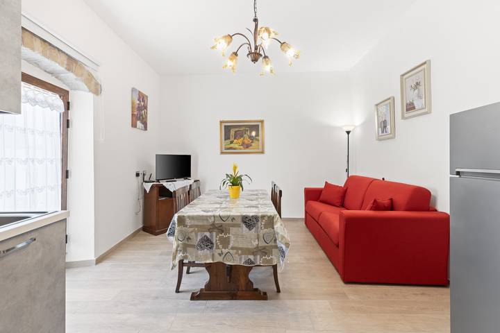 Hel lejlighed, Apartment 'Erato' with Sea View, Wi-Fi and Air Conditioning in Scano di Montiferro, Sardinien