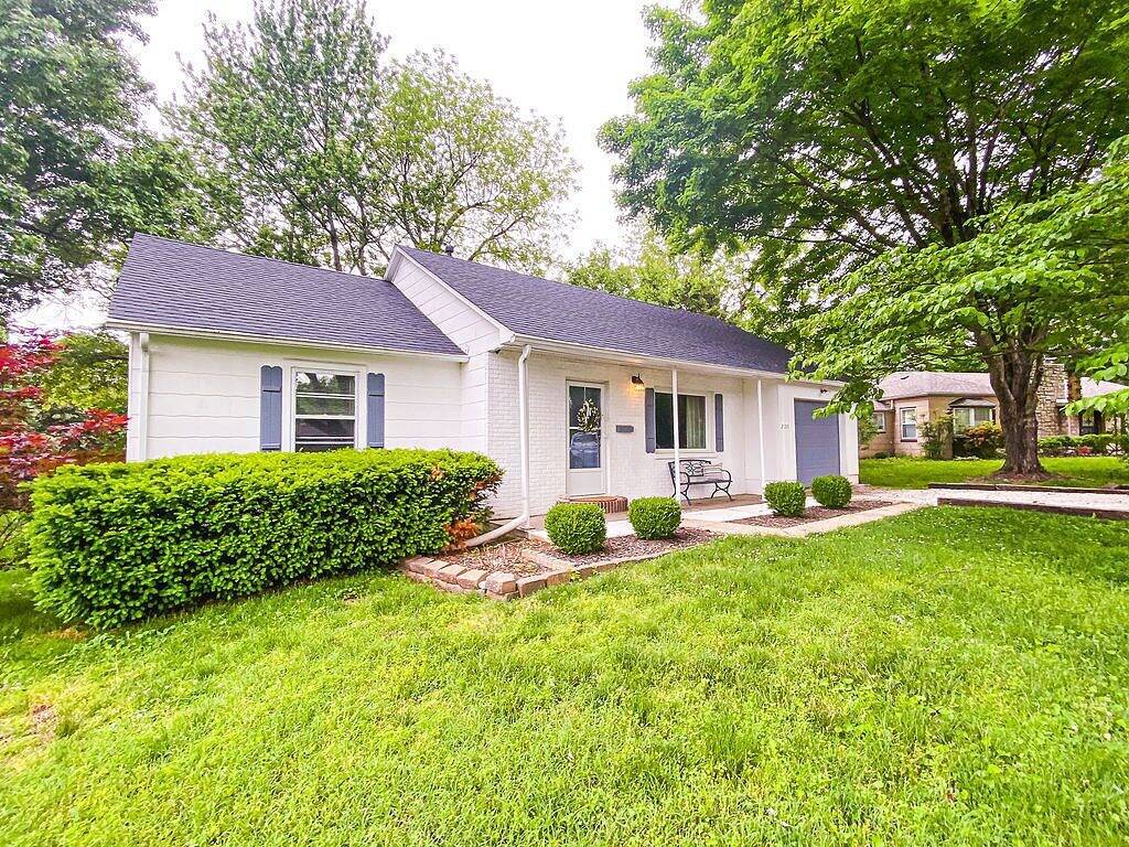 The Aviary Cottage: Bunkbed, Near Playground, Swing, Full Fence, Central to all in Springfield (MO), Greene County (MO)