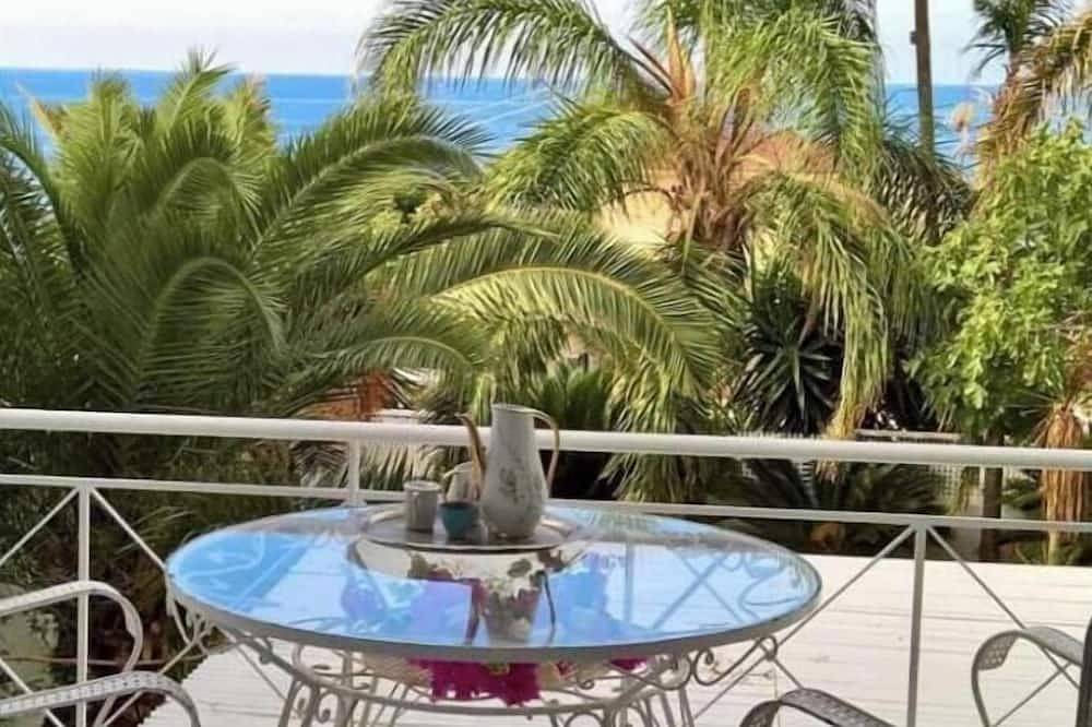 Entire apartment, Sea View Apartment at Stavento Apartments – Sunset Views by Makris Gialos Beach in Lassi, Argostoli
