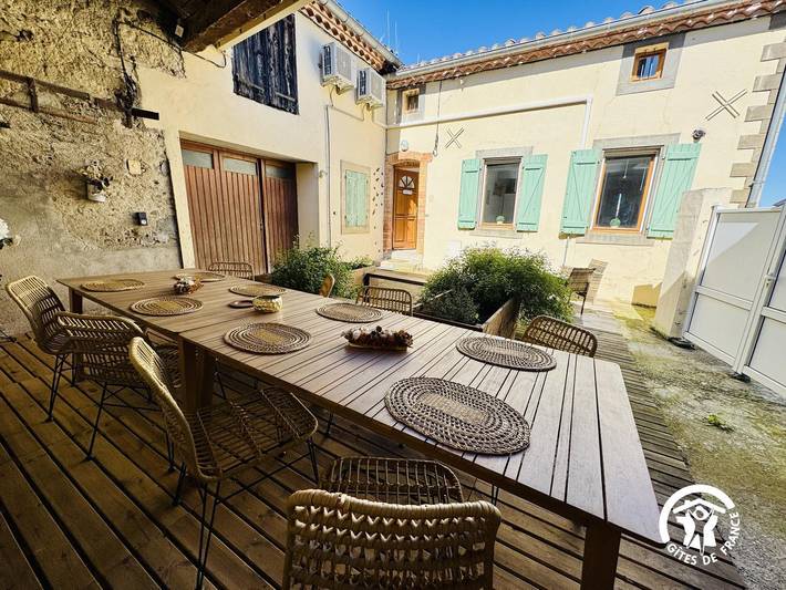 Gîte pour 6 personnes, avec terrasse à Pomas