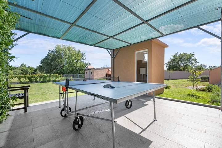 Location de vacances pour 10 personnes, avec jardin ainsi que piscine et balcon à Loborika - 4