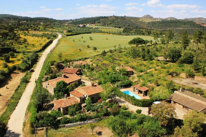 Casa rural para 2 personas, con piscina además de jardín y vistas, Se admiten mascotas - 1