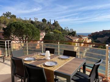 Gîte pour 4 personnes, avec piscine ainsi que vue et terrasse dans Port de la Figueirette
