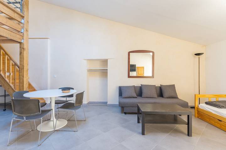 Appartamento intero, Ampio appartamento di 50 m² - 2 locali con mezzanino n3 in Charleval, Aix-en-Provence e dintorni