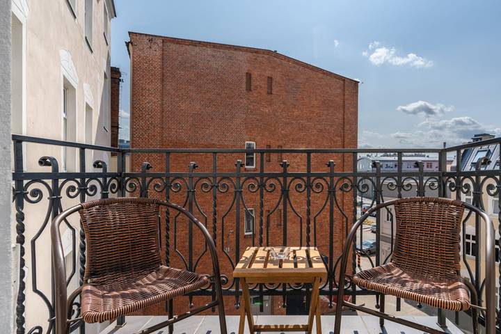 Entire apartment, Cozy Apartment in the Center | Balcony and Close to Market Square in Poznan, Greater Poland