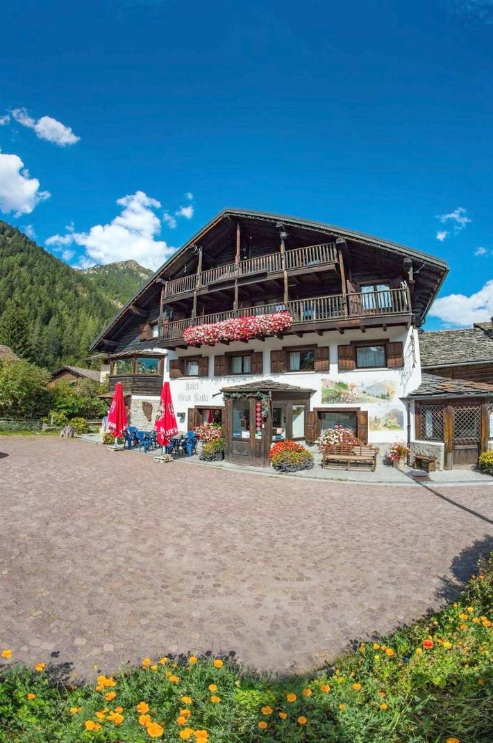 Appartamento per 2 persone, con sauna e panorama nonché balcone a Comune di Gressoney-Saint-Jean