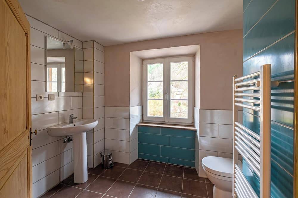 Appartement entier, Gîte 2 personnes (côté ouest) en bordure de forêt in Grandfontaine (Bas-Rhin), Bas-Rhin Alsace