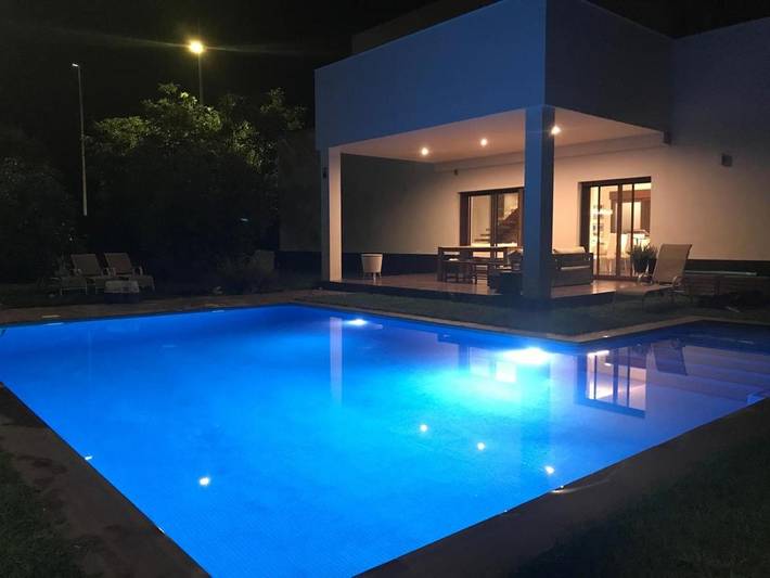 Villa voor 8 personen, with Balkon and Terras as well as Tuin and Zwembad in Gandia
