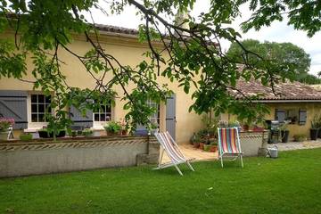 Gîte pour 6 personnes, avec terrasse et jardin à Coutras