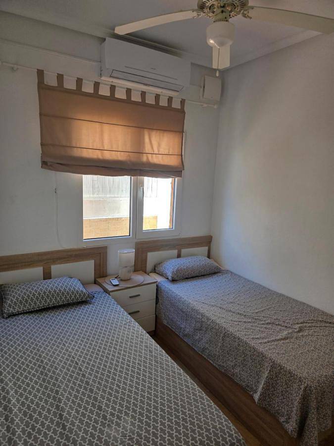 Ganze Wohnung, Bungalow with Patio in Torrevieja, Costa Blanca