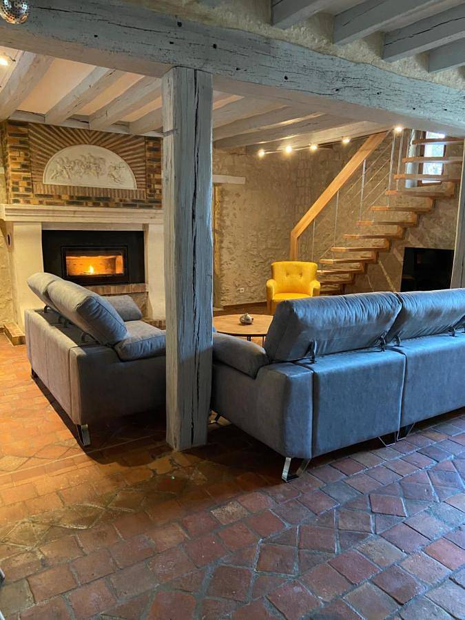 Location de vacances pour 13 personnes, avec vue ainsi que piscine et jardin à Thésée - 3