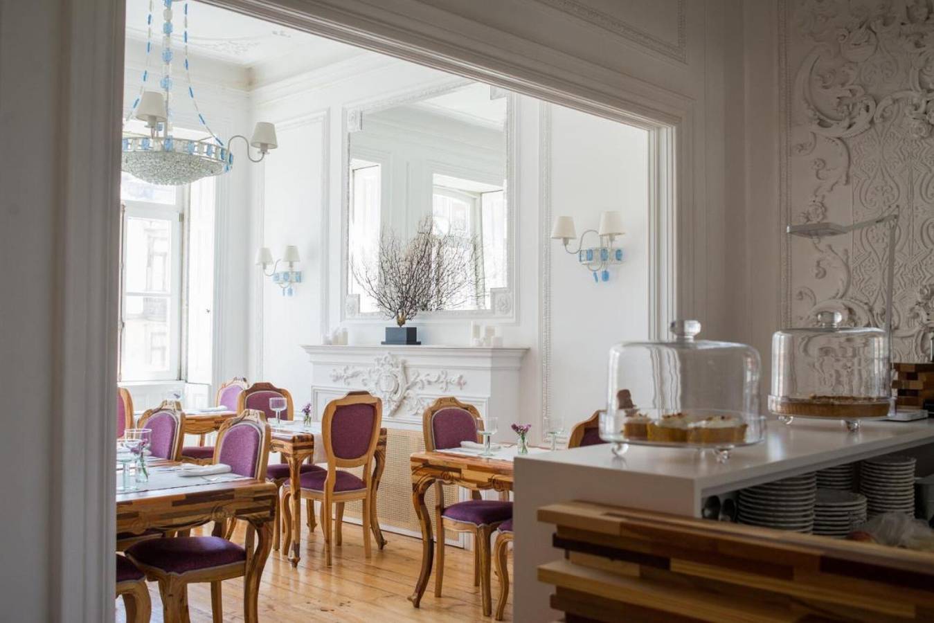 Room 'Victória' with Shared Garden, Wi-Fi and Air Conditioning in Massarelos, Porto