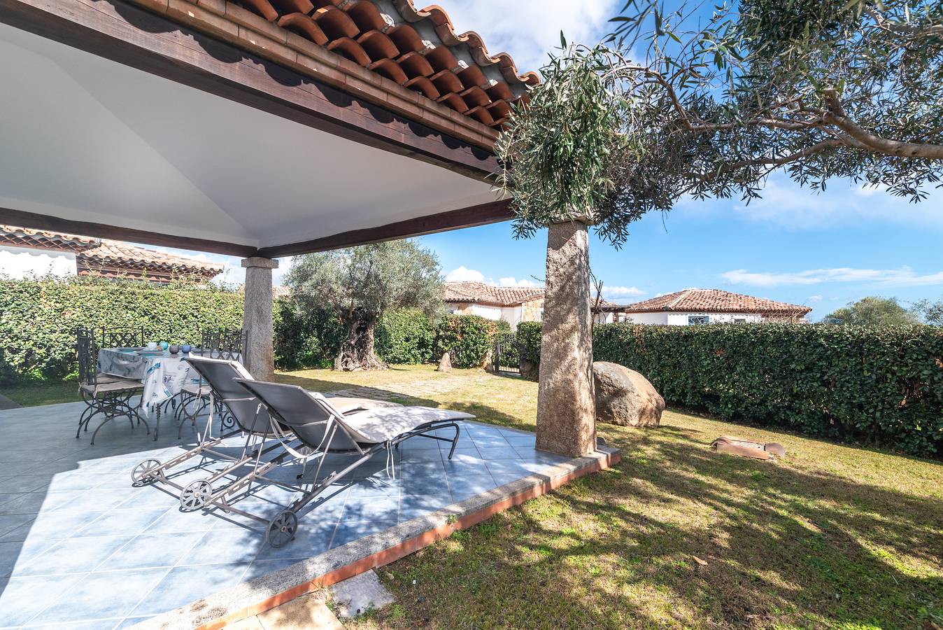 Appartamento intero, Appartamento 'Elegante Villetta Al Mare Agrustos' con terrazza privata, giardino e aria condizionata in Agrustos, Olbia-Tempio