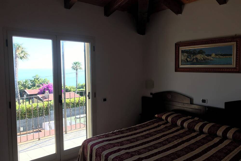 Ganze Wohnung, Lovely one-bedroom apartment with sea view on the 2nd floor - Porto Greco in Vieste, Gargano