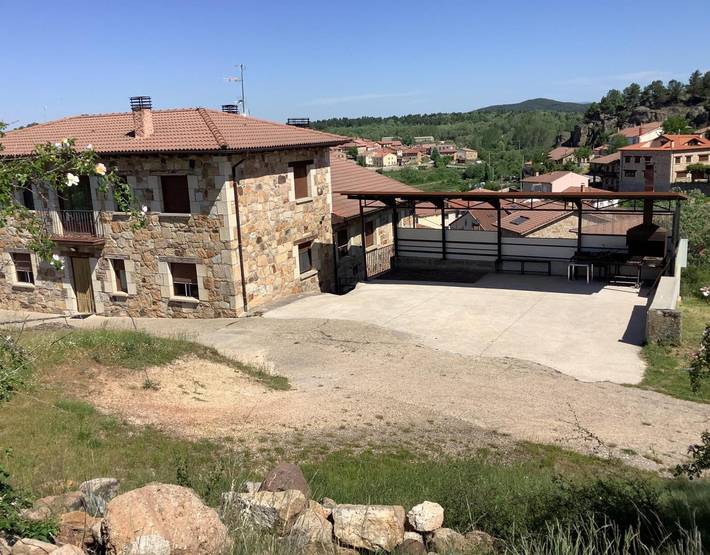 Casa rural para 16 personas, con balcón y jardín en Provincia de Burgos - 2