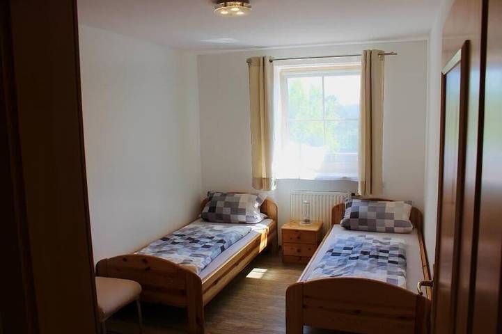 Ganze Wohnung, Ferienwohnung (53qm) mit Wohnküche und Terrasse in Nittenau, Ostbayern