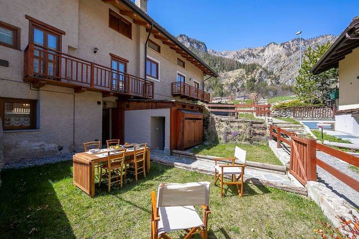 Baita per 5 persone, con giardino, con animali domestici a Bardonecchia
