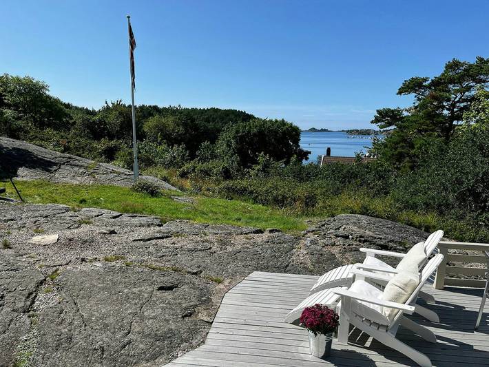 Sommerhäuschen mit Meerblick in Südnorwegen in Grimstad