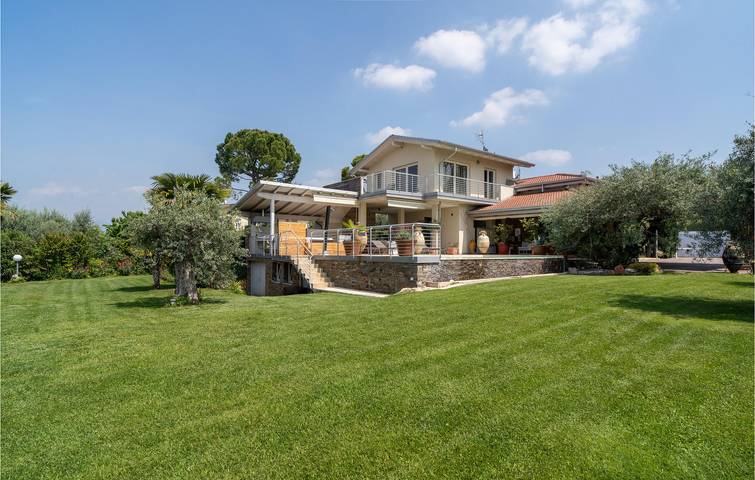 Ferienhaus für 8 Personen, mit Pool und Terrasse am Gardasee - 2