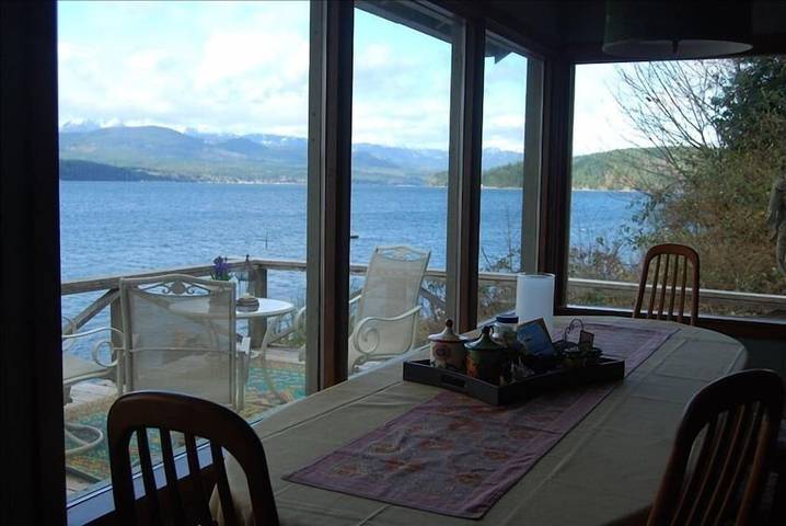 Vacation rental for 10 people, with yard, with pets in Puget Sound