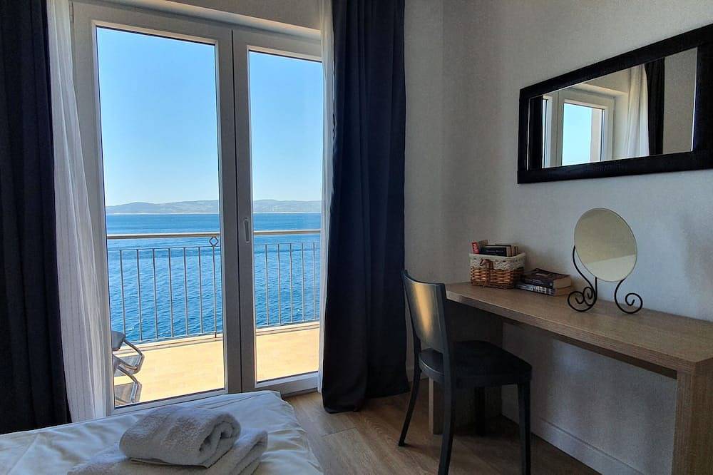 Ganze Wohnung, Beach house Villa Antares middle floor apt.A2 in Pisak, Split-Dalmatien