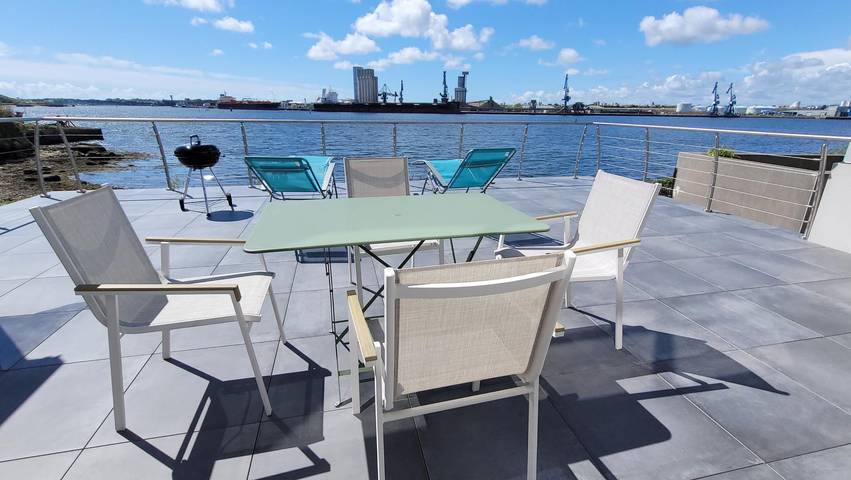 Gîte pour 2 personnes, avec Terrasse ainsi que Sauna et Vue