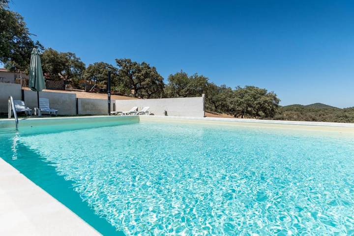 Chalet para 14 personas, con vistas y jardín además de piscina y vistas al lago, Se admiten mascotas en Sierra de Aracena y Picos de Aroche - 3
