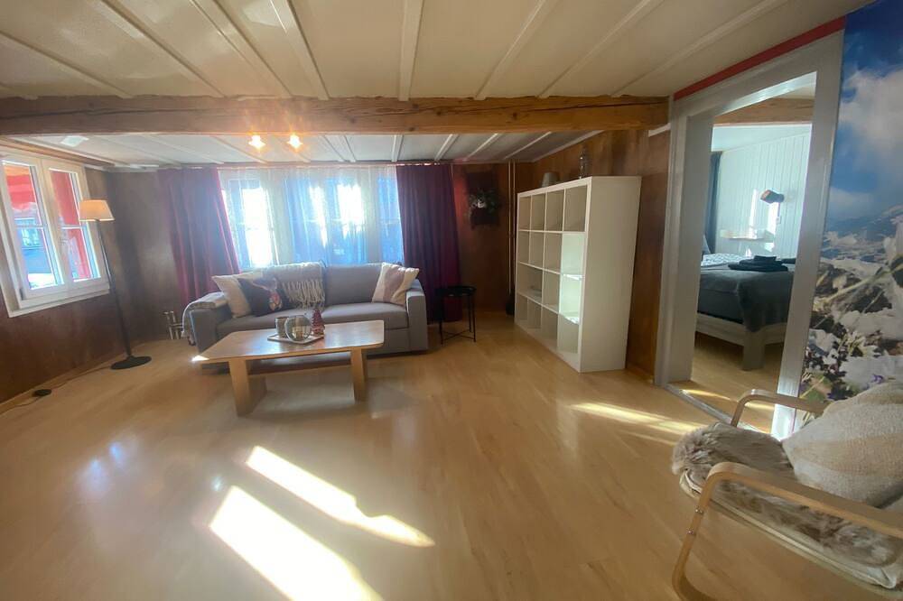 Cosy apartment in heritage protected swiss chalet in Matten bei Interlaken, Lac de Thoune