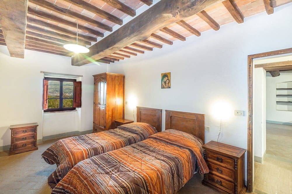 Villa Santarsa, 31 people, magnificent views and private pool, no neighbors in Sansepolcro, Valtiberina