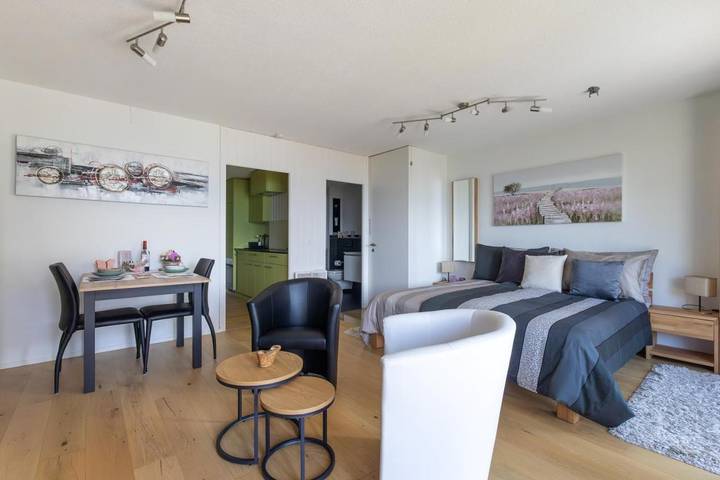 Apartamento de vacaciones para 2 personas, con terraza además de jardín y vistas - 1