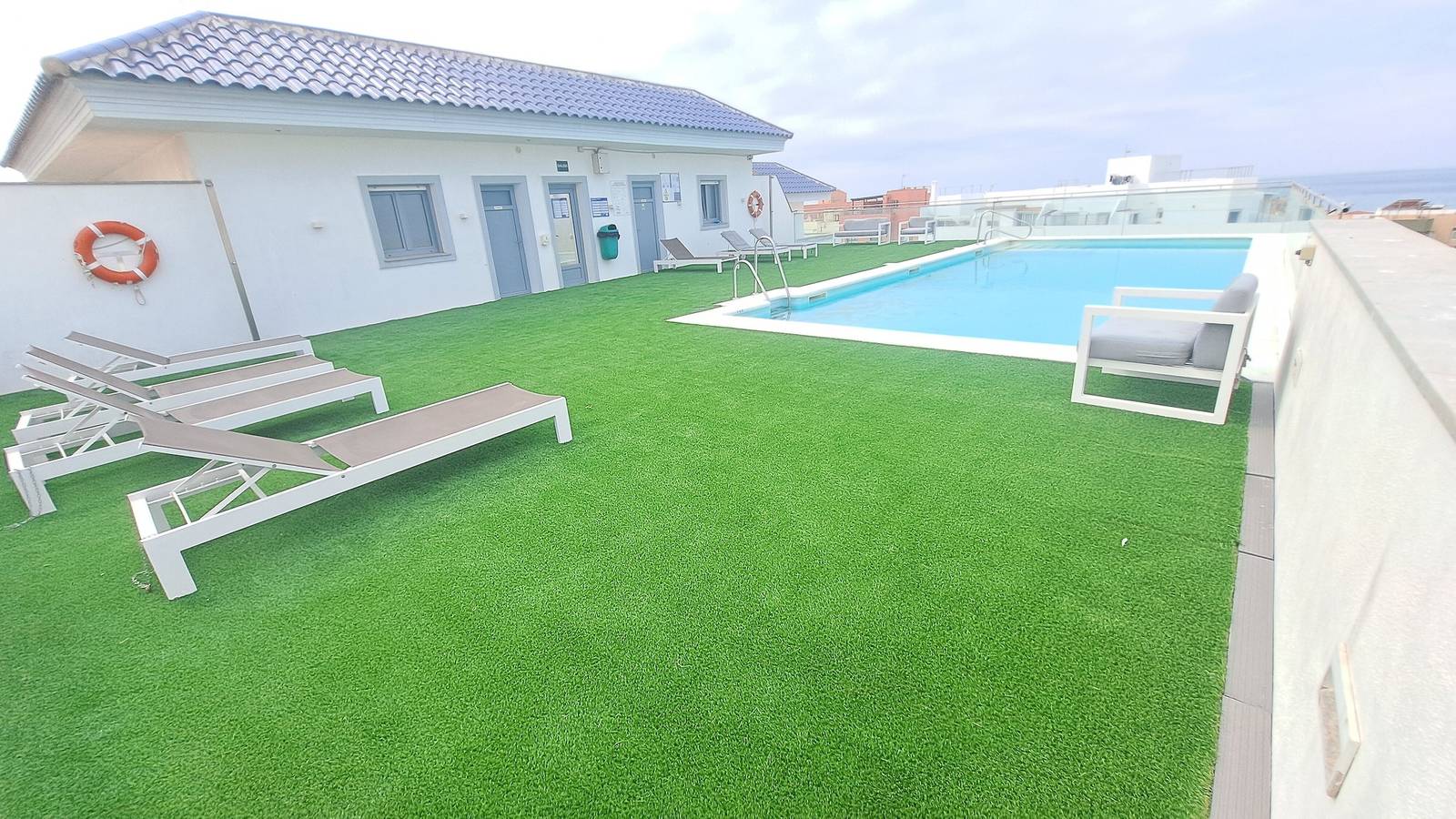 Apartamento entero, Apartamento 'Ventura Mq' con psicina compartida, Wi-Fi y aire acondicionado in Playa de Los Lances, Tarifa