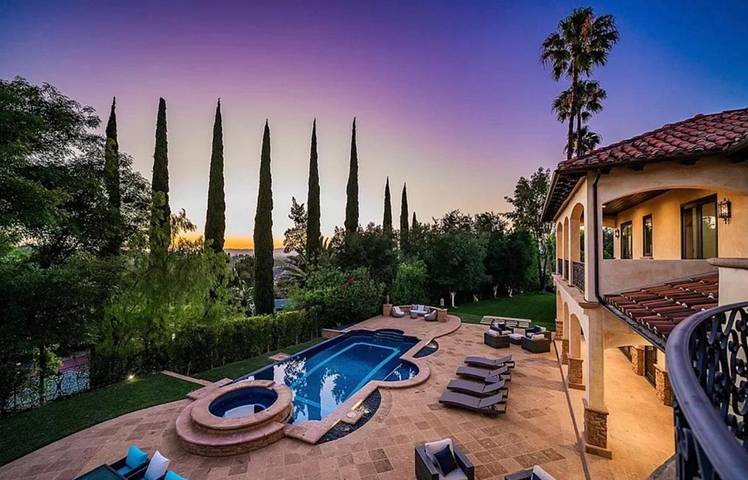 Villa pour 16 personnes, avec vue ainsi que terrasse et piscine, animaux acceptés à Los Angeles