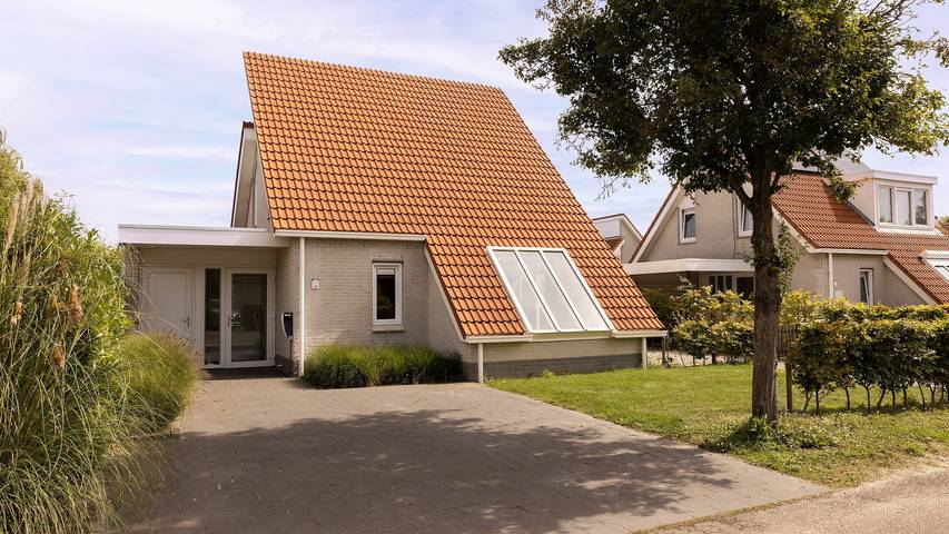 Ferienhaus für 5 Personen, mit Balkon/Terrasse und Terrasse sowie Garten in Scharendijke