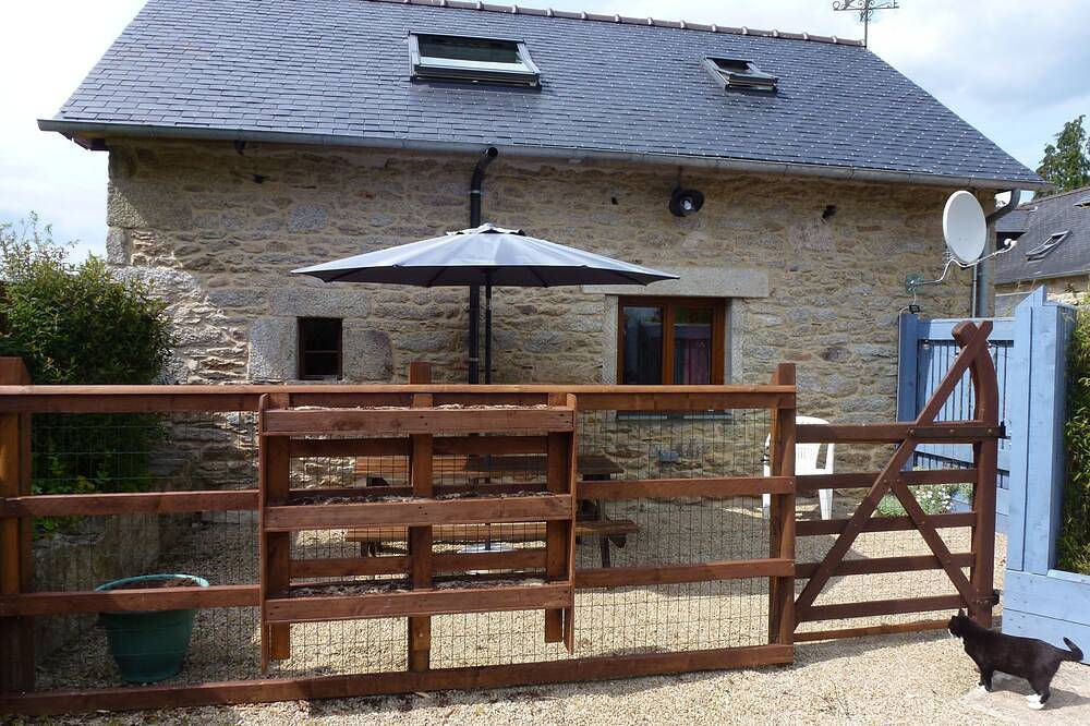 Gîte pour 2 Personnes dans Berrien, Parc naturel régional d'Armorique