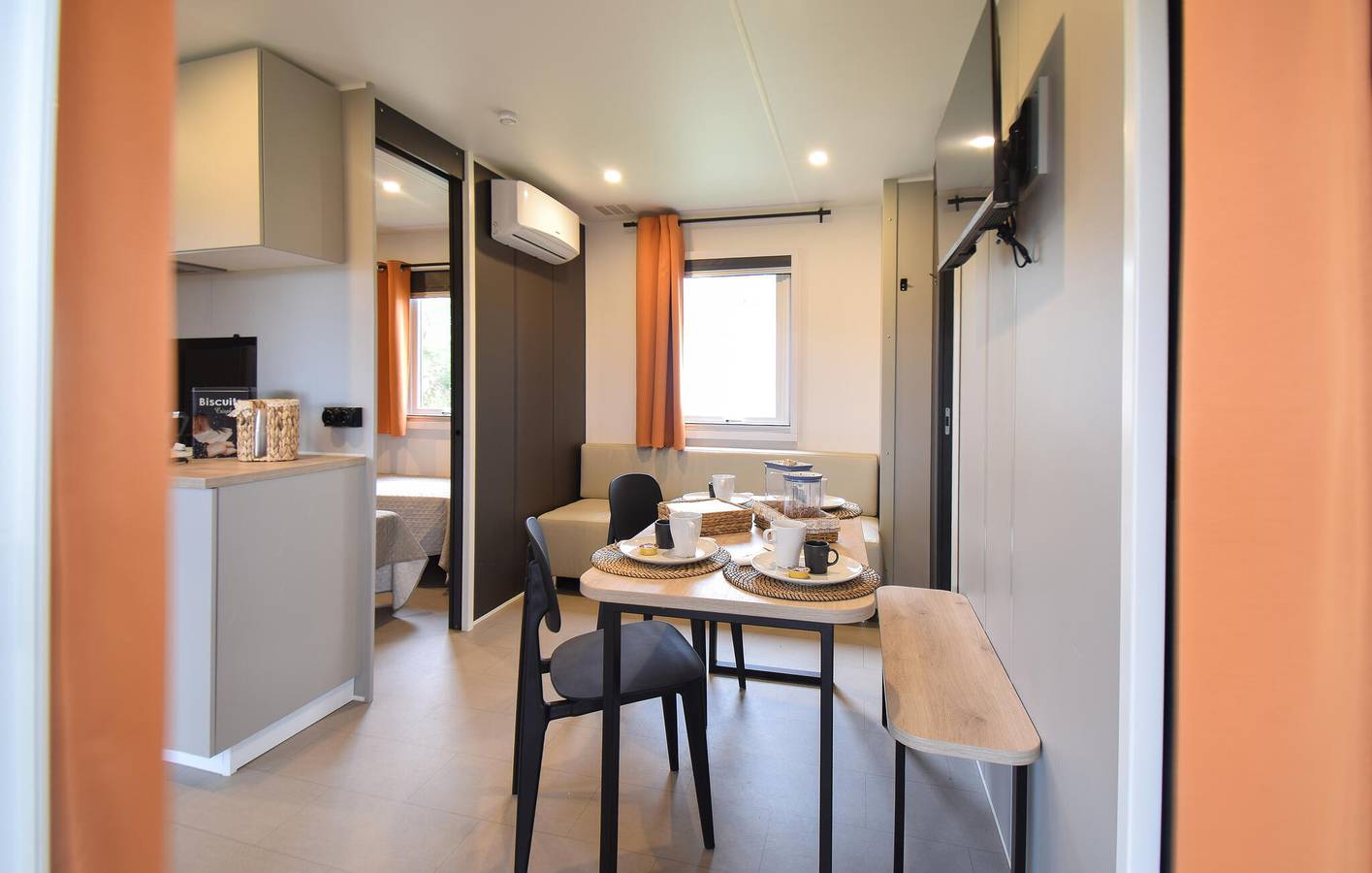 Schönes Lido-Apartment mit Pool, Terrasse und Parkplatz in Tarquinia, Viterbo Provinz