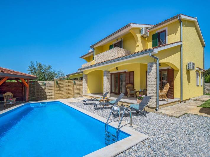 Ferienhaus für 9 Personen, mit Garten und Terrasse, mit Haustier in Novigrad
