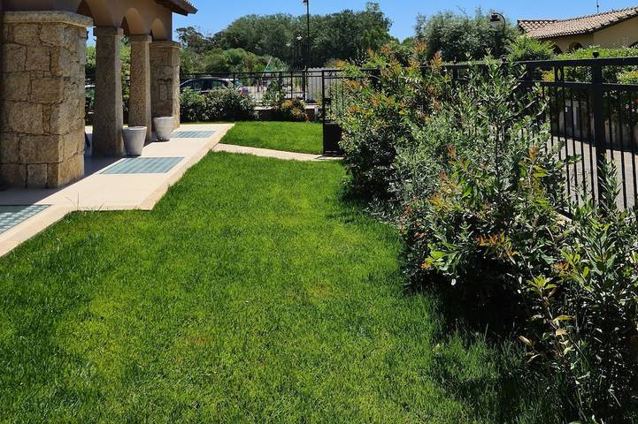 Casa vacanza per 8 persone, con giardino e idromassaggio, con animali domestici a Cala Sinzias