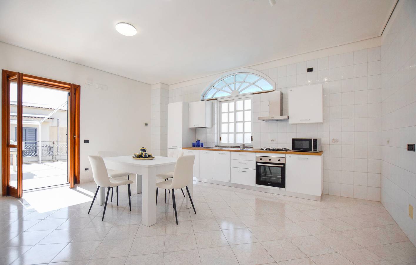 Appartamento intero, Accogliente appartamento con parcheggio e terrazza, vicino a Sant'Antonio Abate in Angri, Costa tirrenica Campania