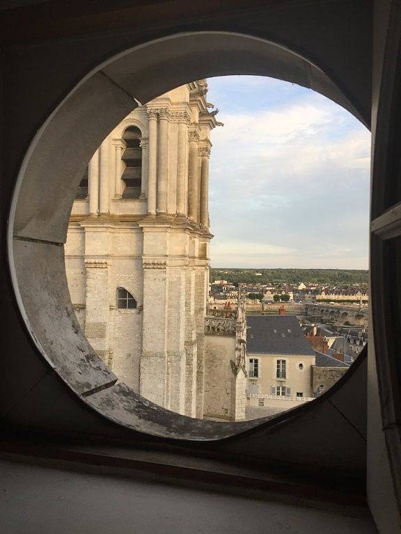 Chambres d'hôtes au 16 Place Saint Louis - Pourpre et Or in Blois, Région de Blois
