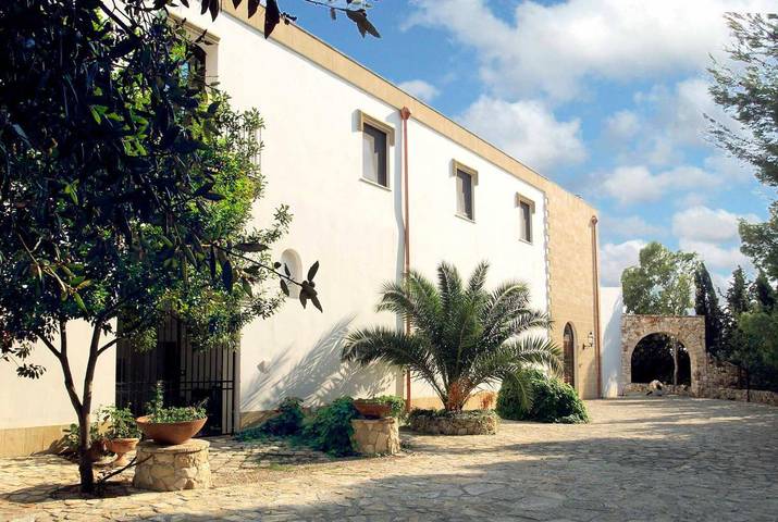 Bed and breakfast per 3 persone, con panorama e terrazza nonché giardino e piscina - 1