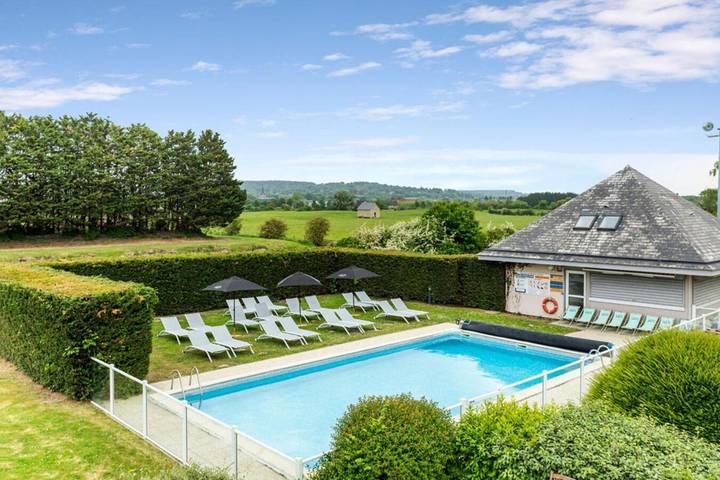 Hôtel pour 2 personnes, avec jardin et piscine, animaux acceptés à Saint-Arnoult