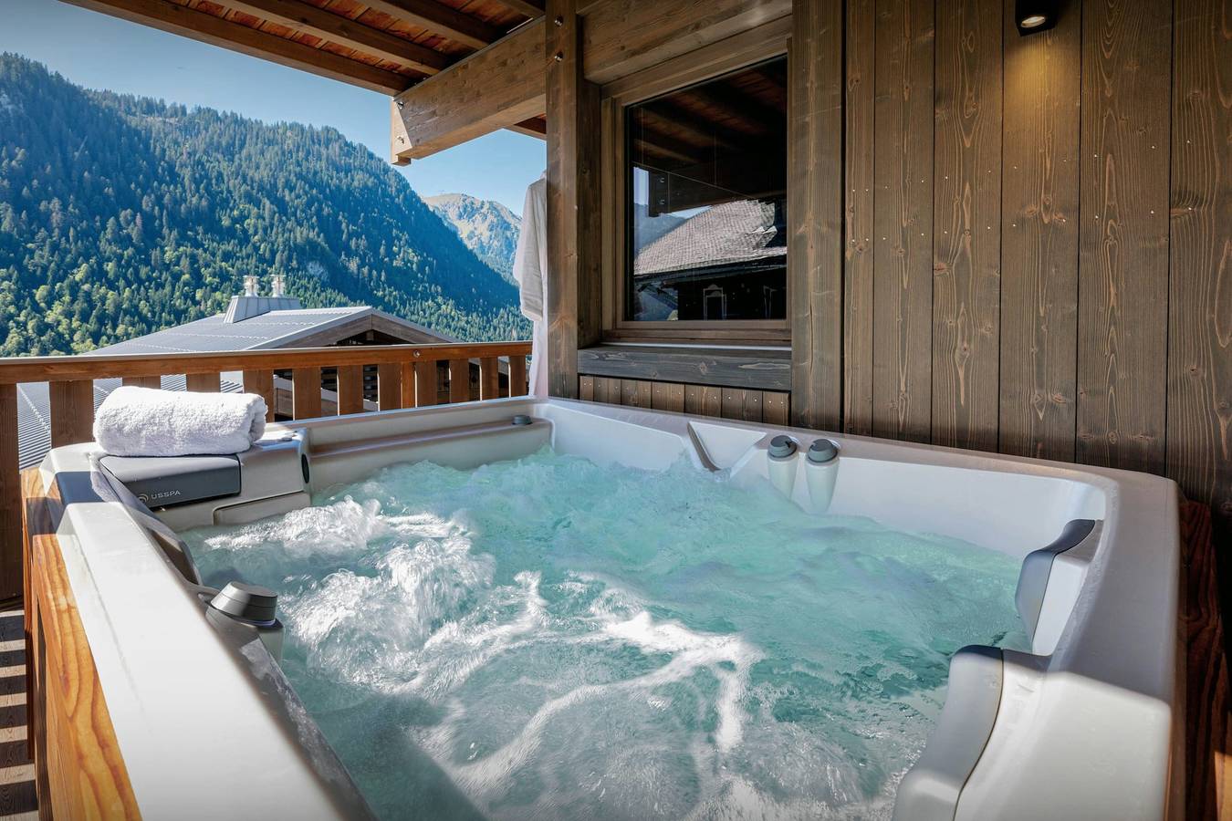 Séjour alpin avec jacuzzi aux Portes du Soleil - Ovo Network in Chatel, Les Portes du Soleil